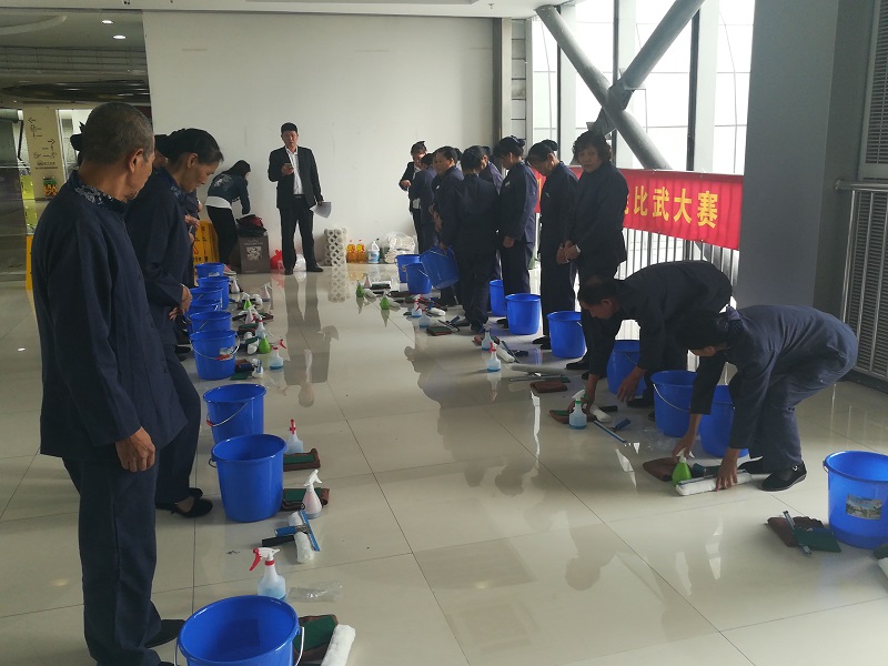 廈門孔雀河寒冬練兵,駐場(chǎng)保潔技能大比武